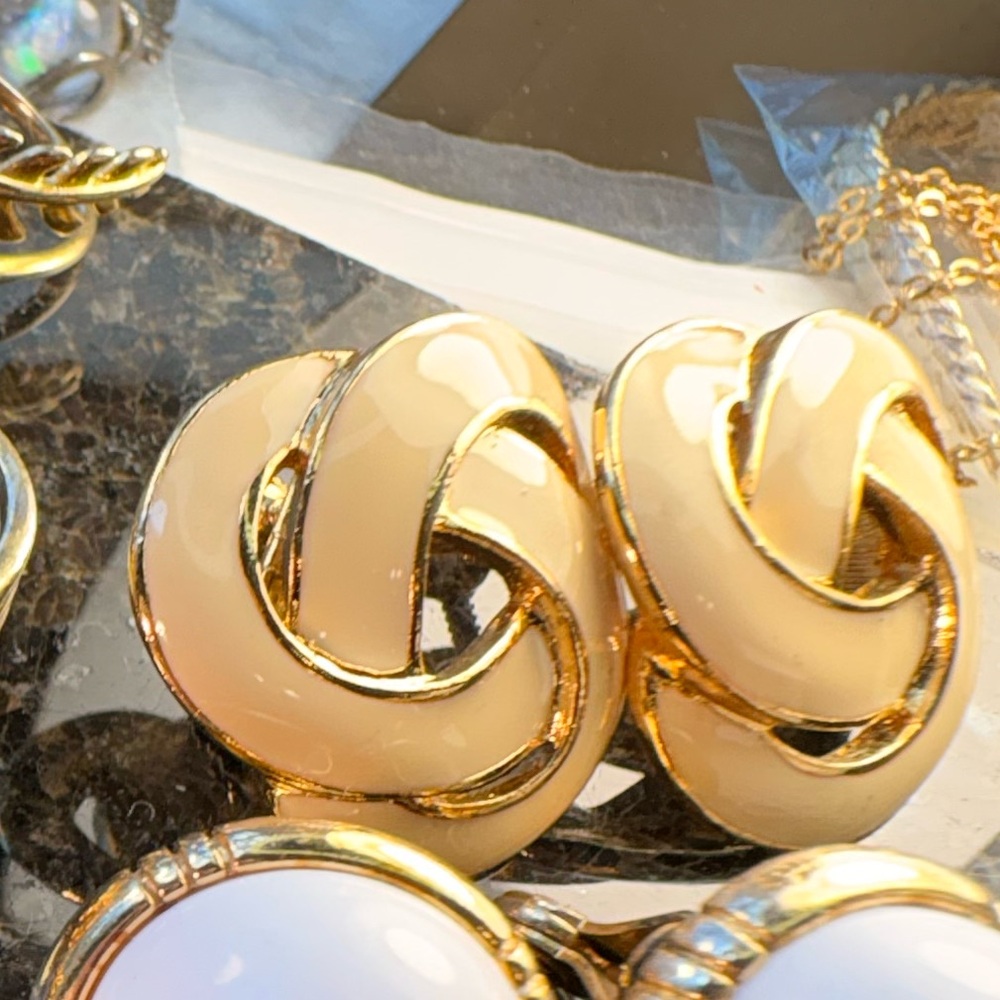 Napier Elegant Gold ,cream and Silver Jewelry Set nwot